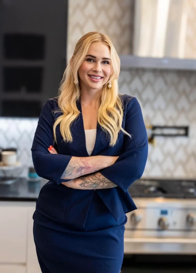 Meet the Team 4 Katie Logan Headshot